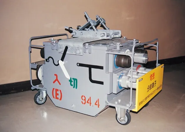 分岐端子付き遮断器