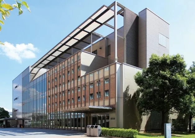 近畿大学 情報処理教育棟(KUDOS)