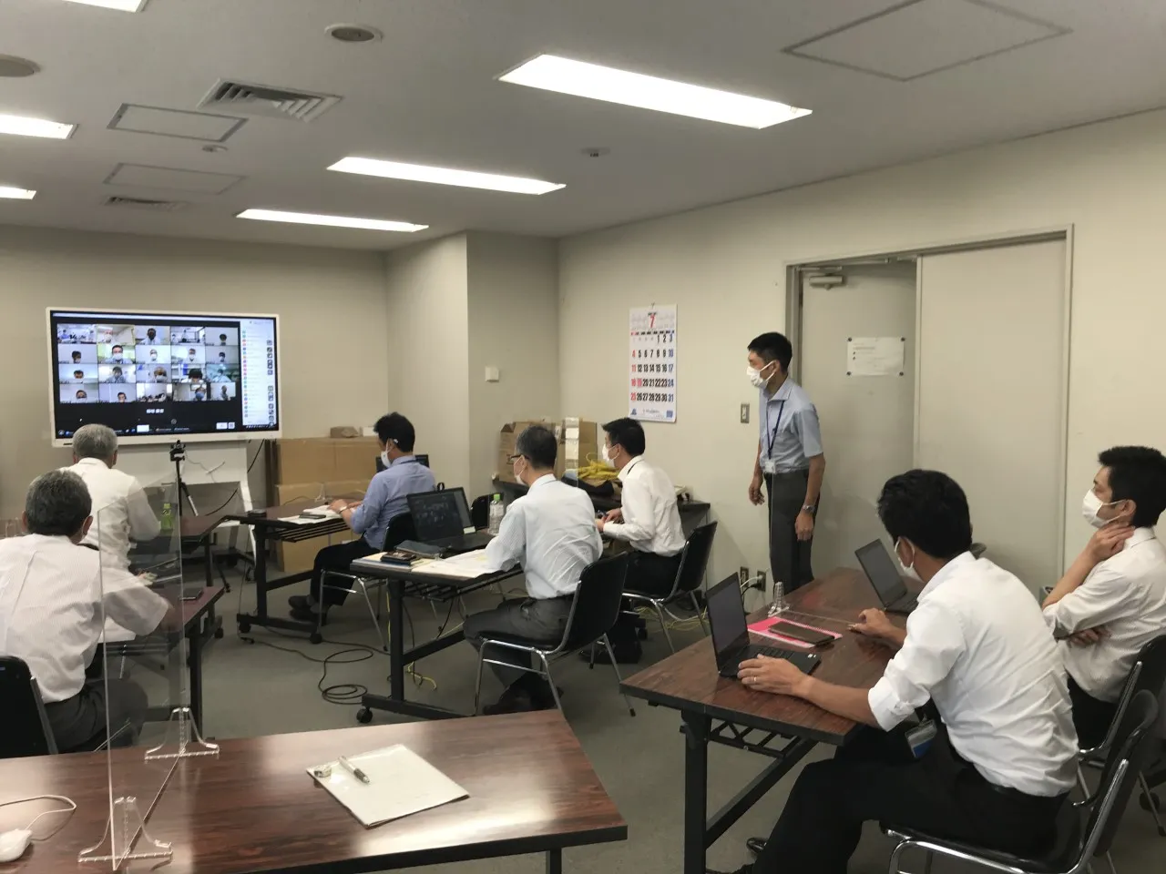 本店と各拠点をオンラインで結びキックオフ